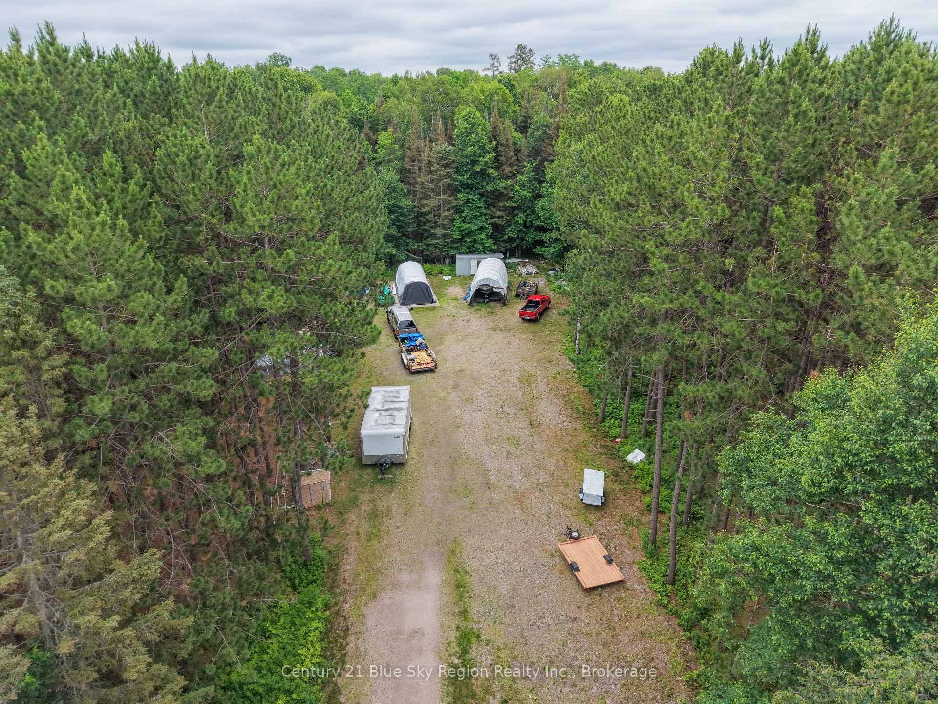 310 Pinecreek Crescent photo 42