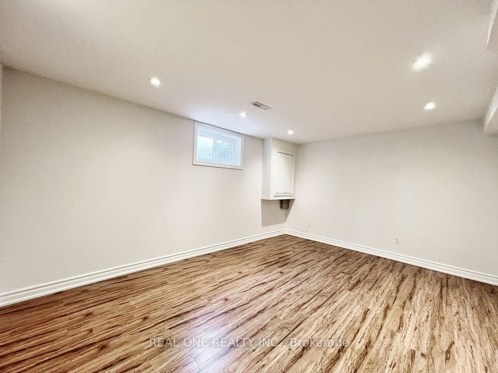 38 Mckay Crescent photo 31