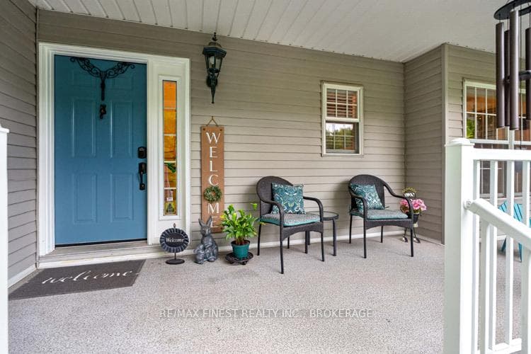 2038 Valleyview Drive photo 4