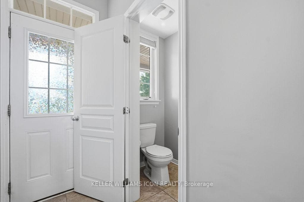 493 Ashbourne Crescent photo 5