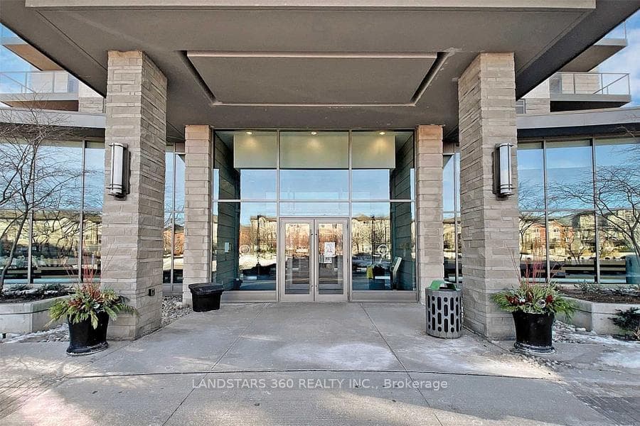7171 Yonge Street Unit 1012 photo 1