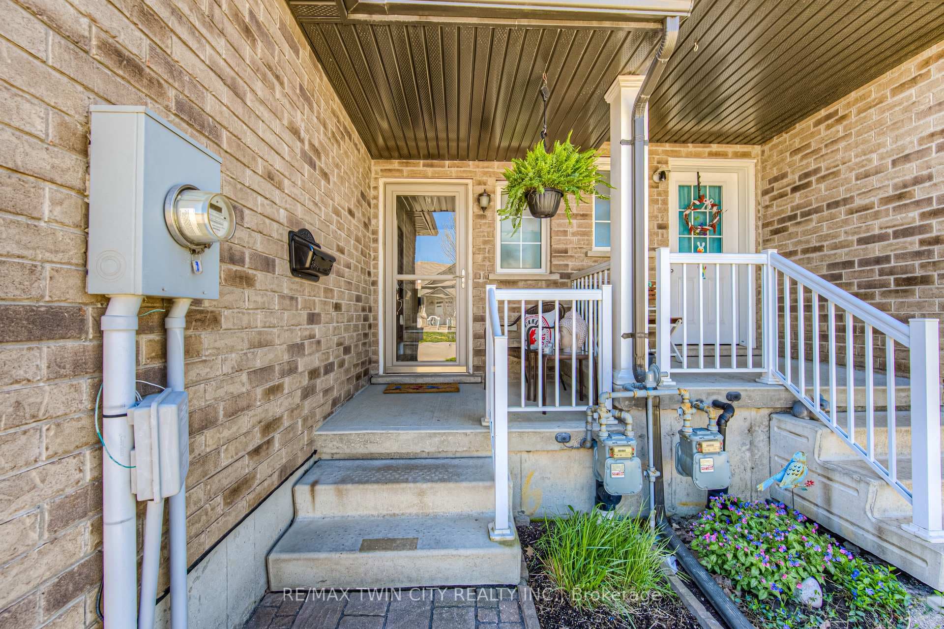 246 COUNTRYSTONE Crescent photo 19