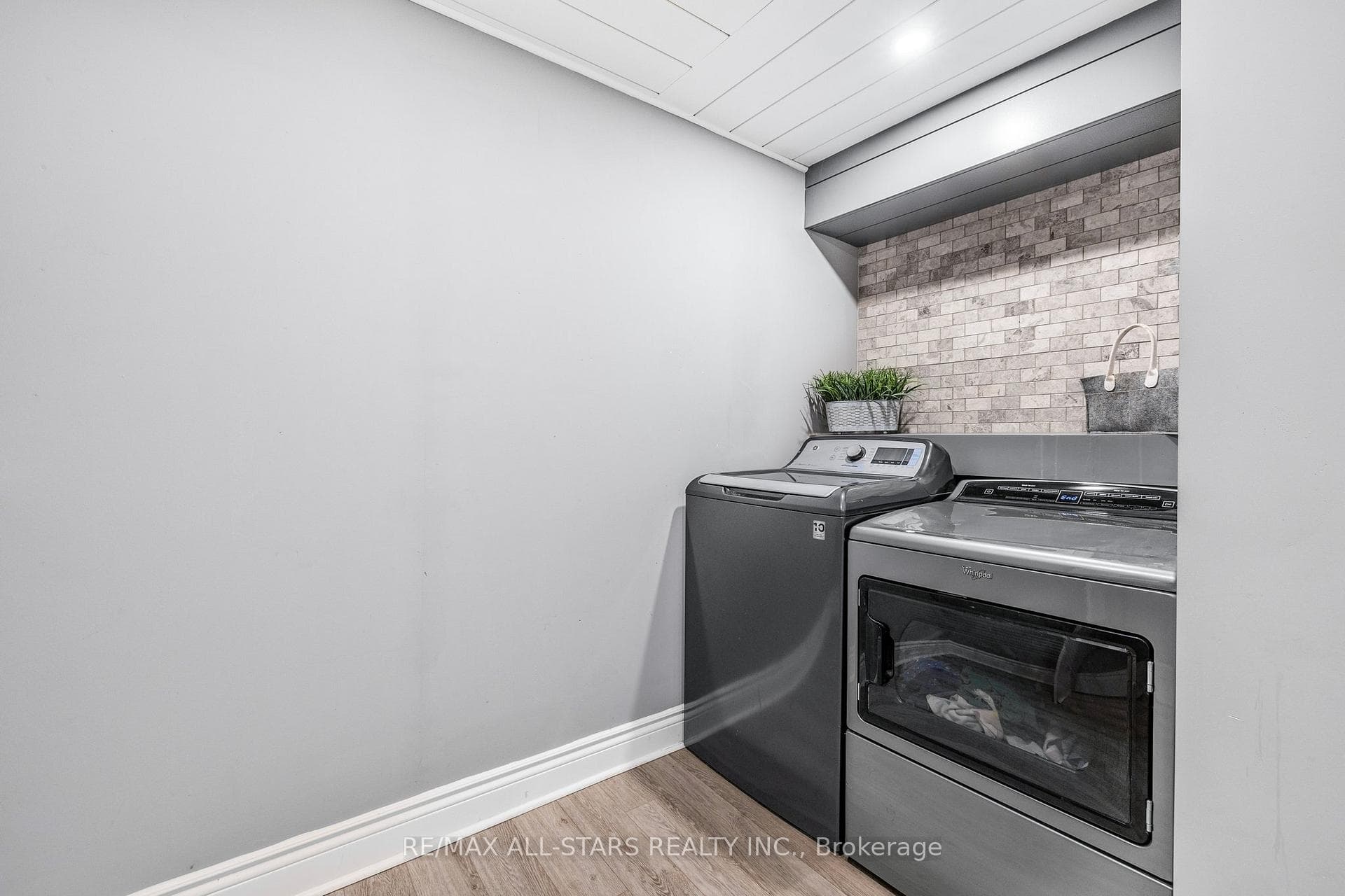706 Emily Grove photo 30
