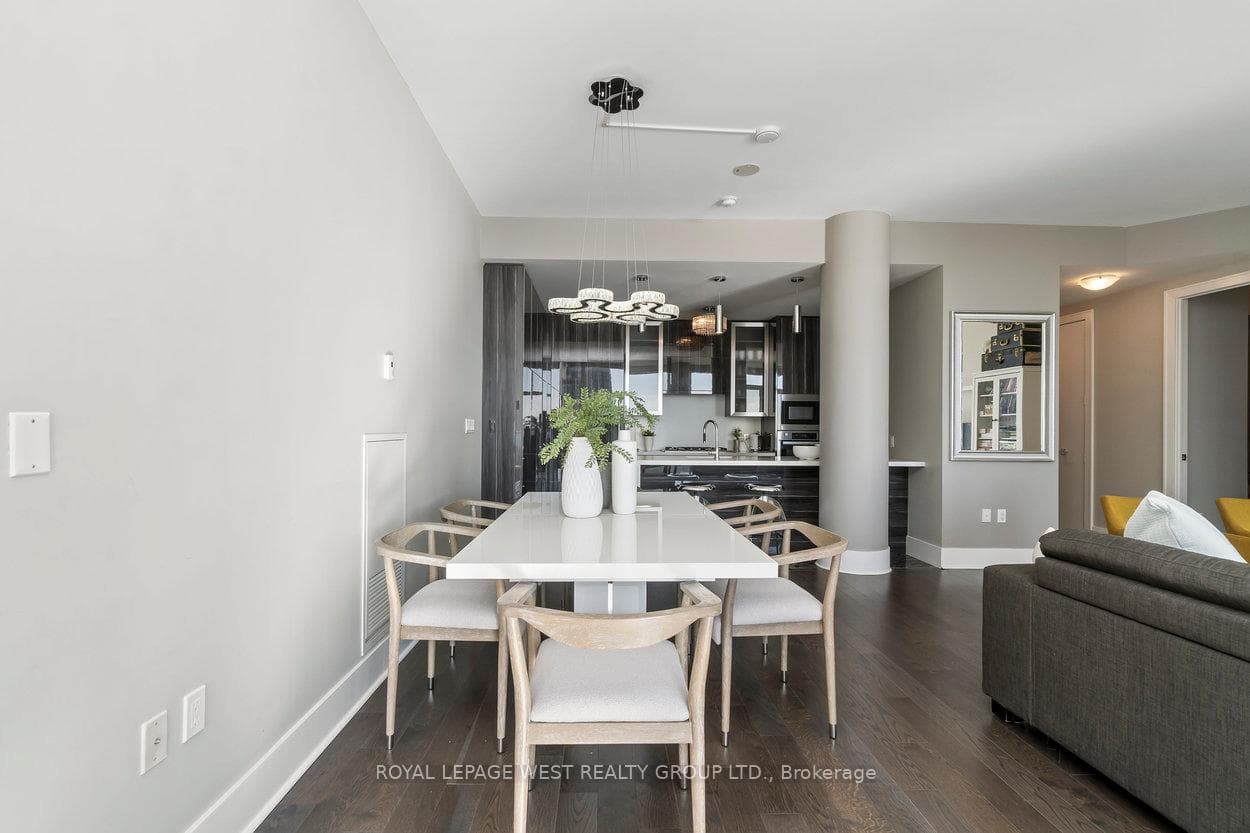 29 Queens Quay Unit 904 photo 12