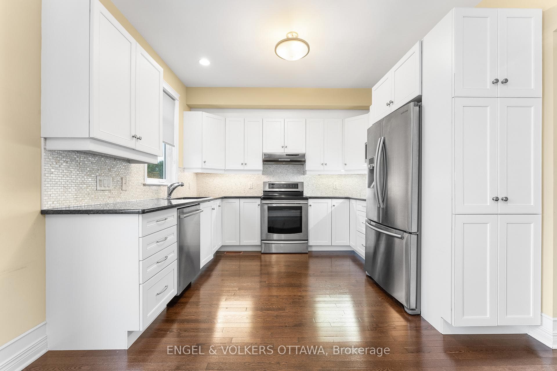 212 Accolade Private photo 18
