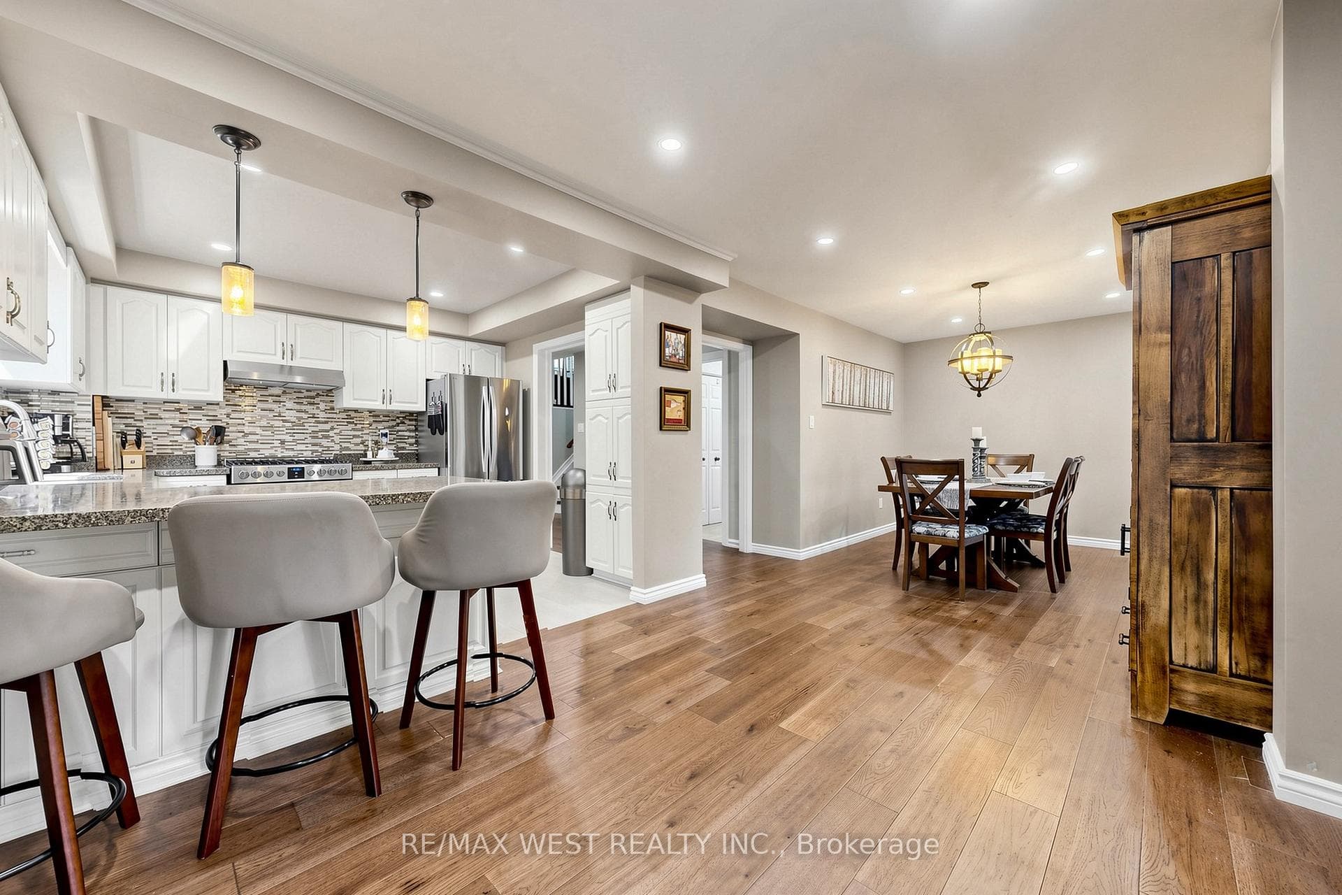 1931 Fairport Road photo 7