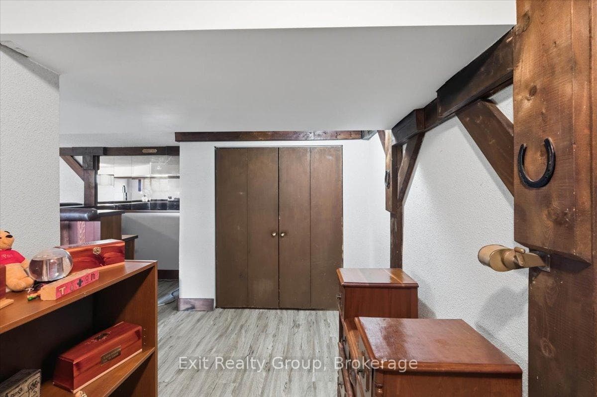196 Elmwood Drive photo 21