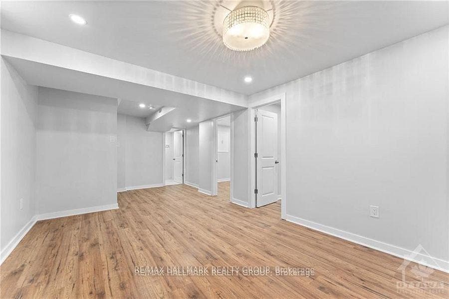 366 Pickford Drive photo 21