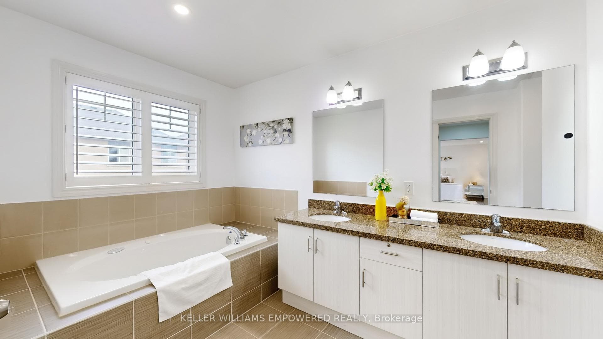 100 Blackwell Crescent photo 10