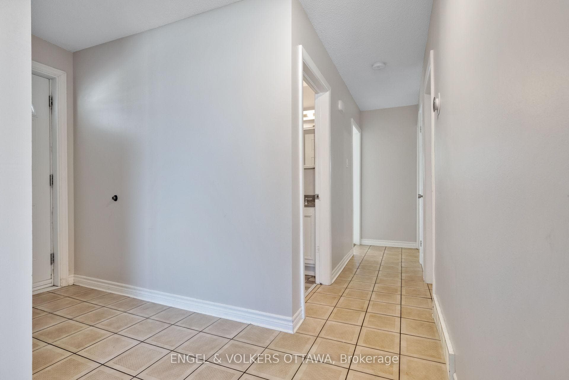 1311 S Avenue photo 8