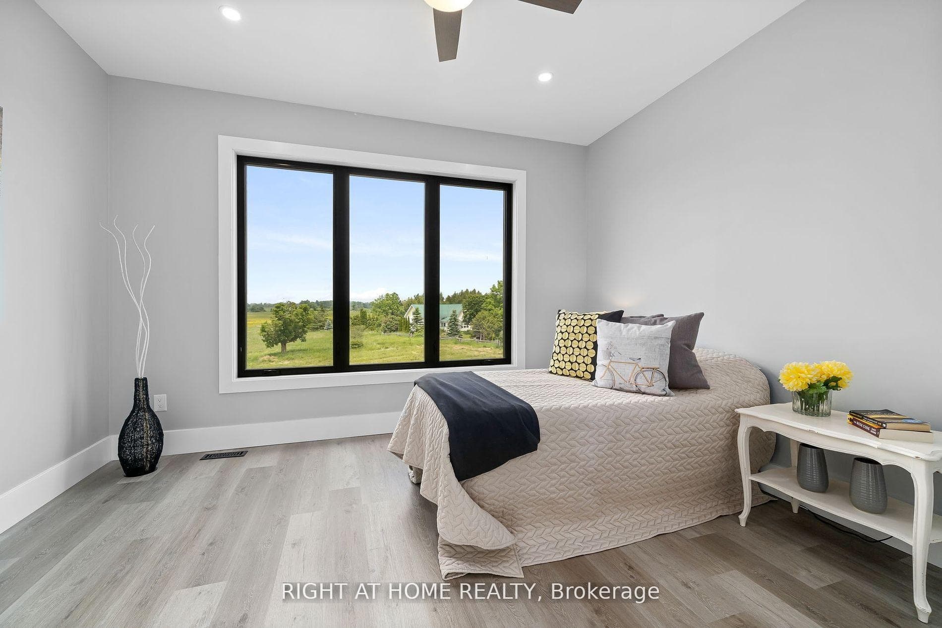 16 Cambray Road photo 34