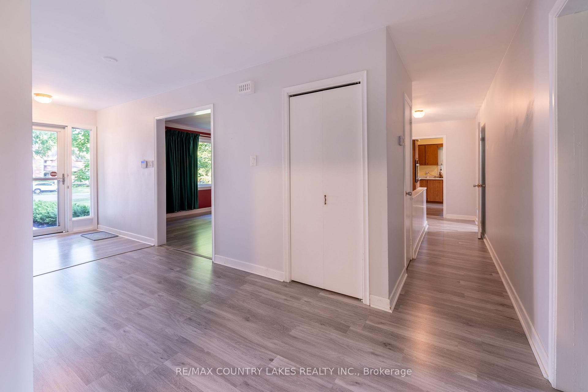 94 Laidlaw Street photo 6