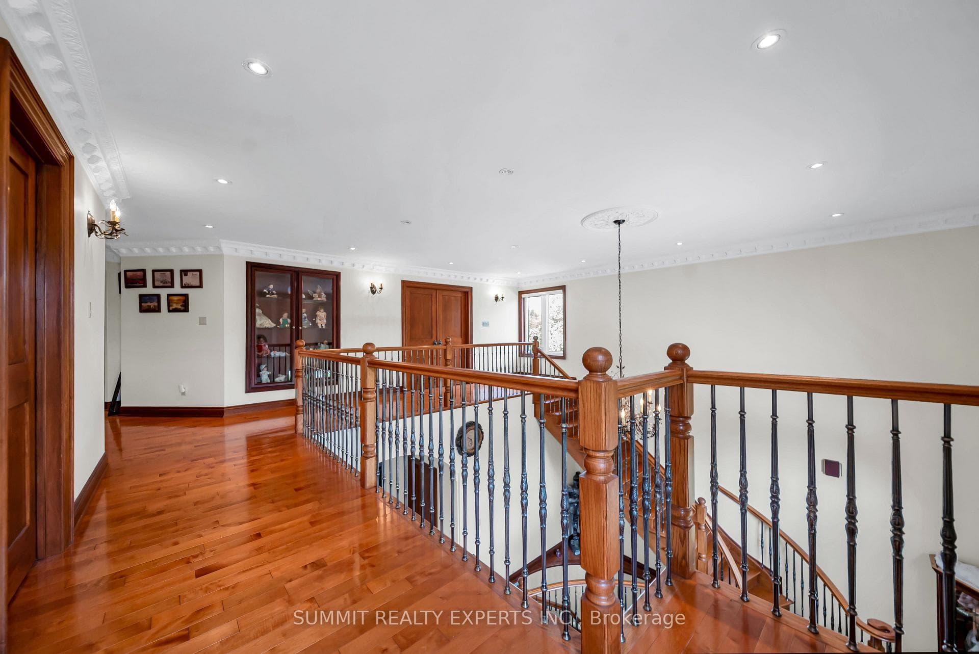 7728 Mayfield Road photo 19
