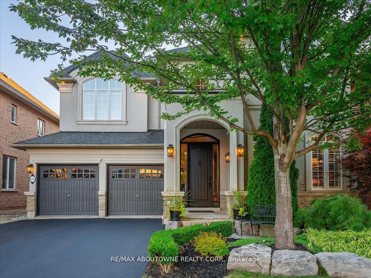 174 Tawny Crescent photo 1