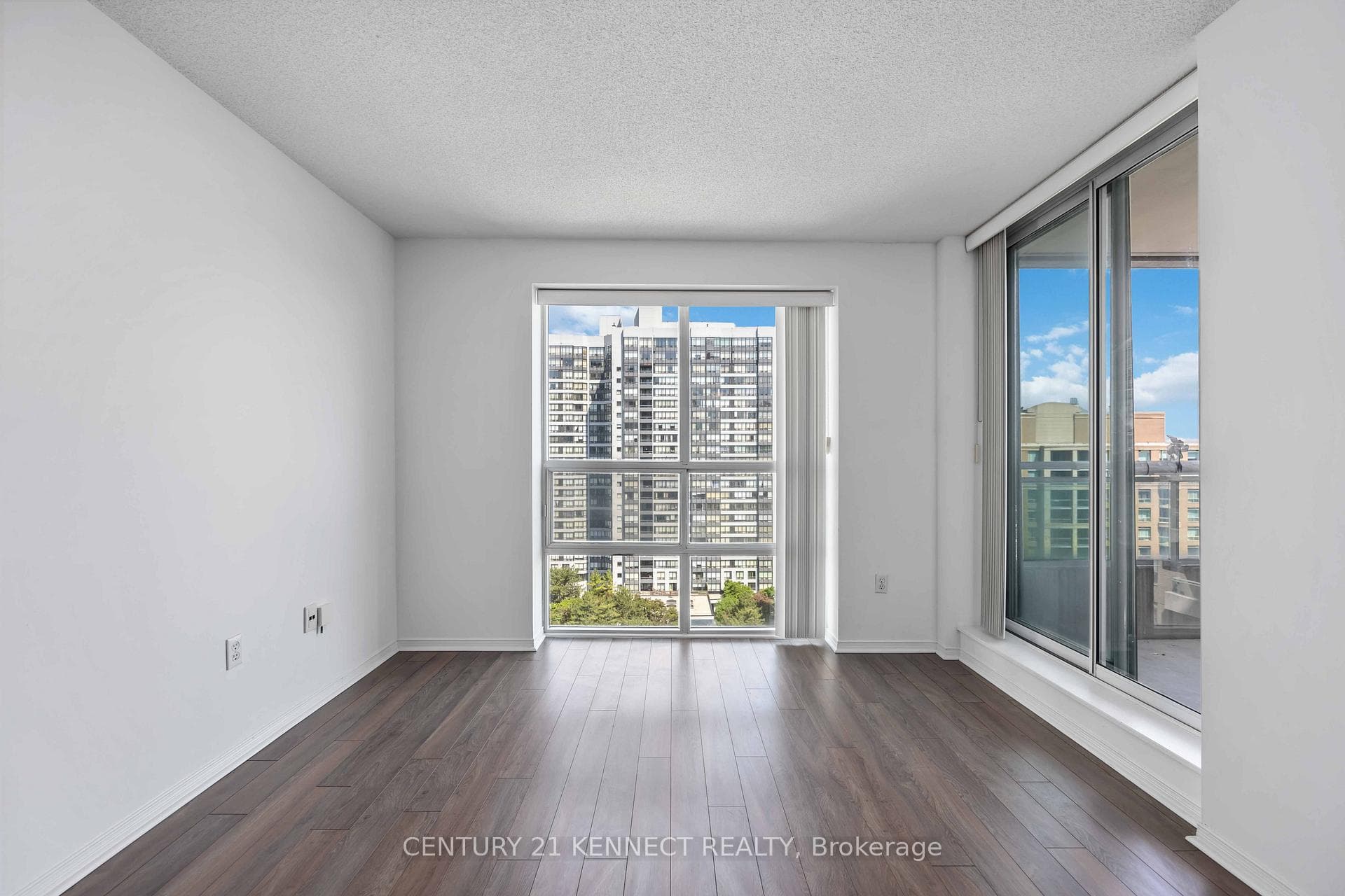 3 Pemberton Avenue Unit 1506 photo 11