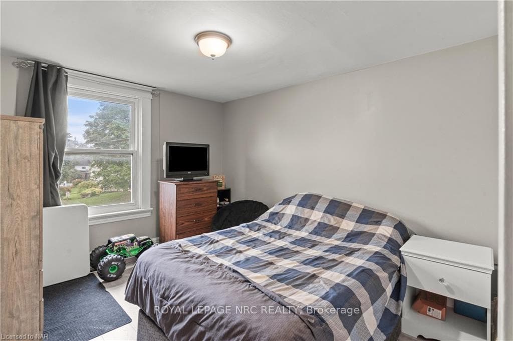 1 WELLAND Street photo 22