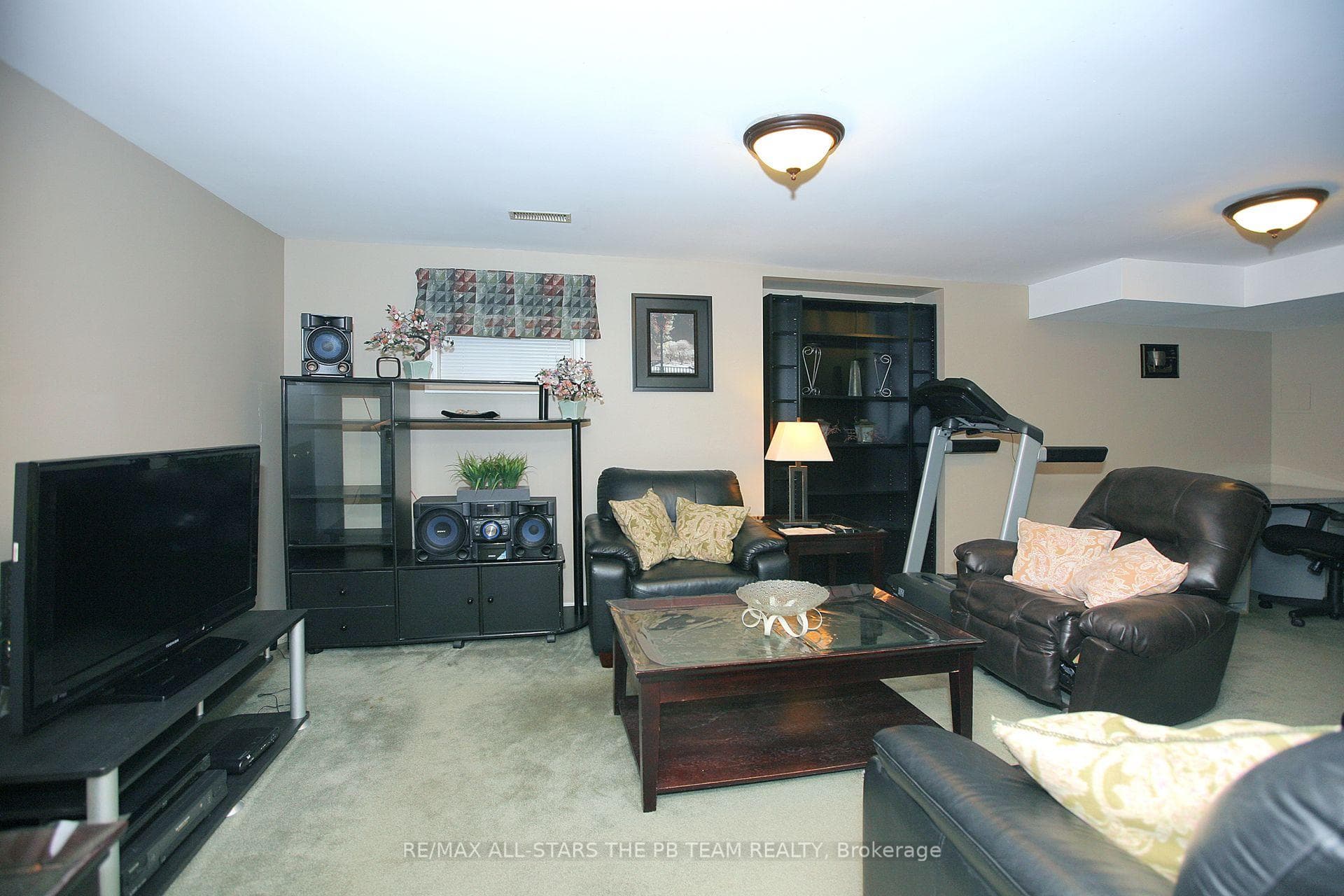 279 Apache Trail Unit Bsmt photo 4