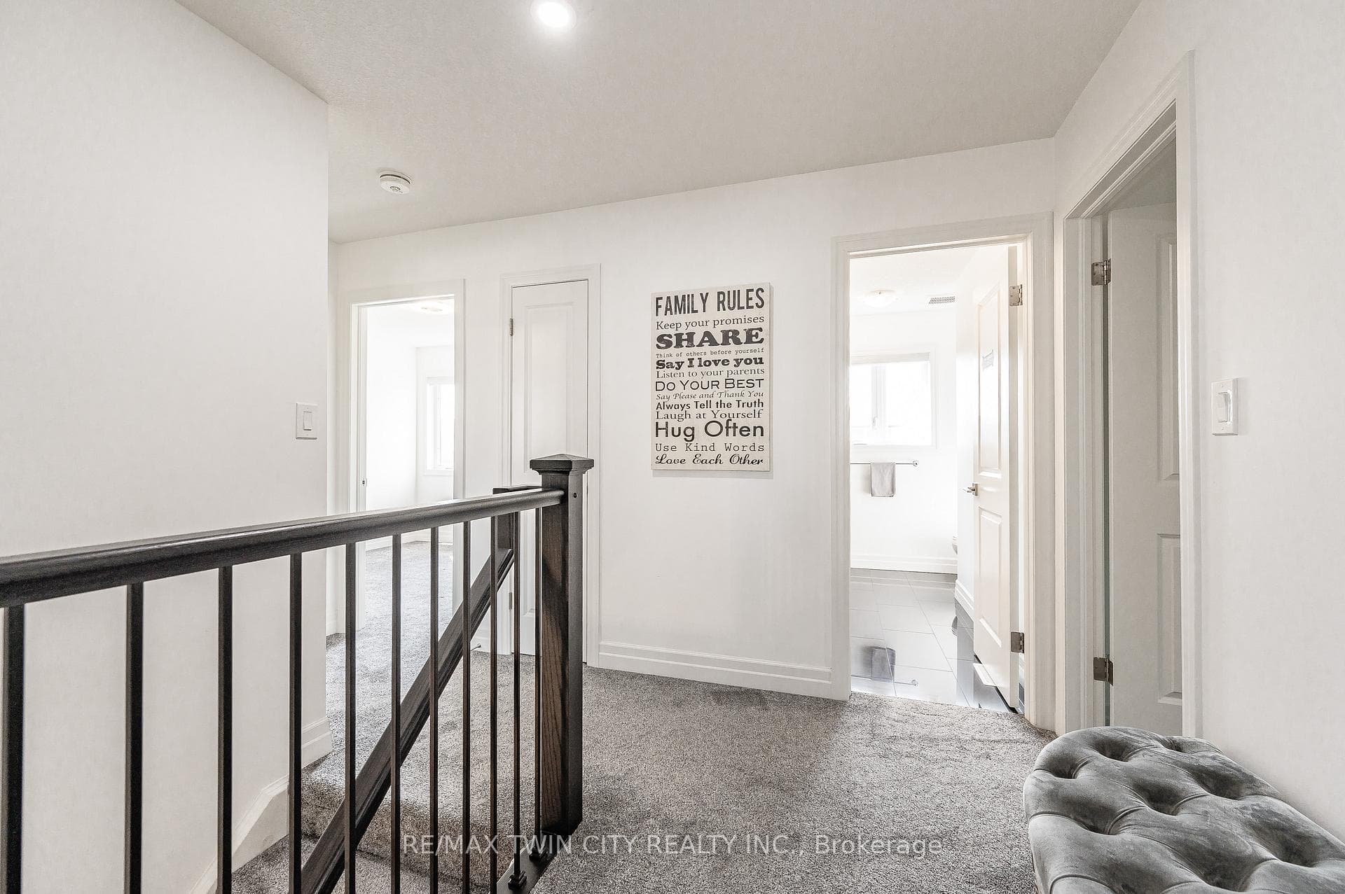 136 Village Road photo 28
