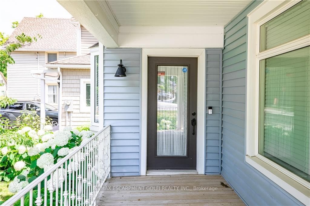 3769 Main Street photo 4