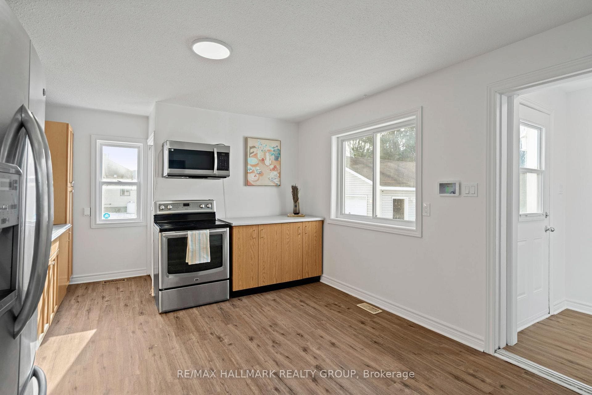 146 Ottawa Street photo 18