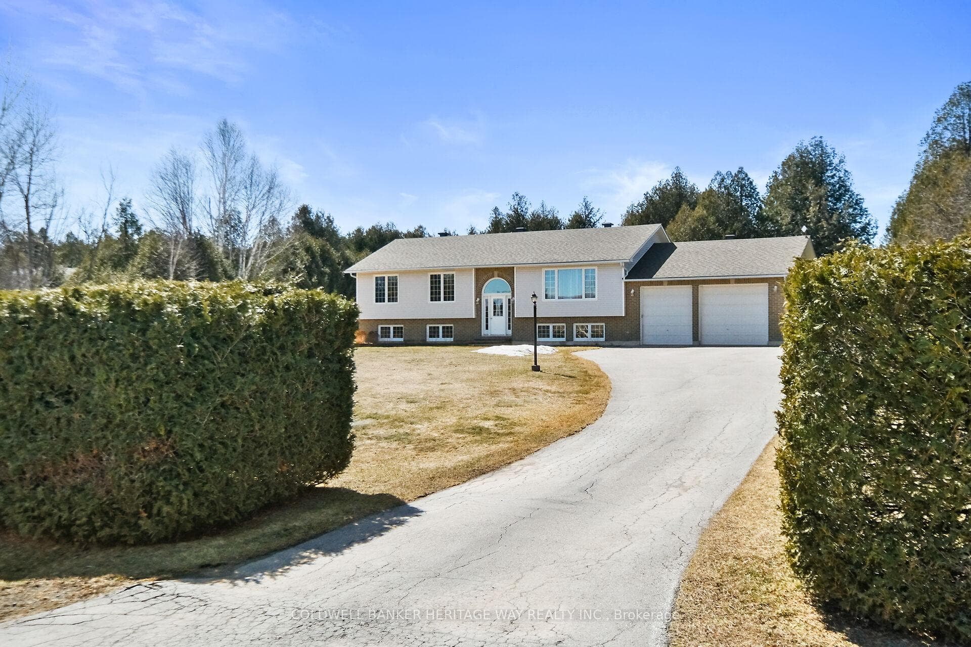 153 Windmill Crescent photo 1