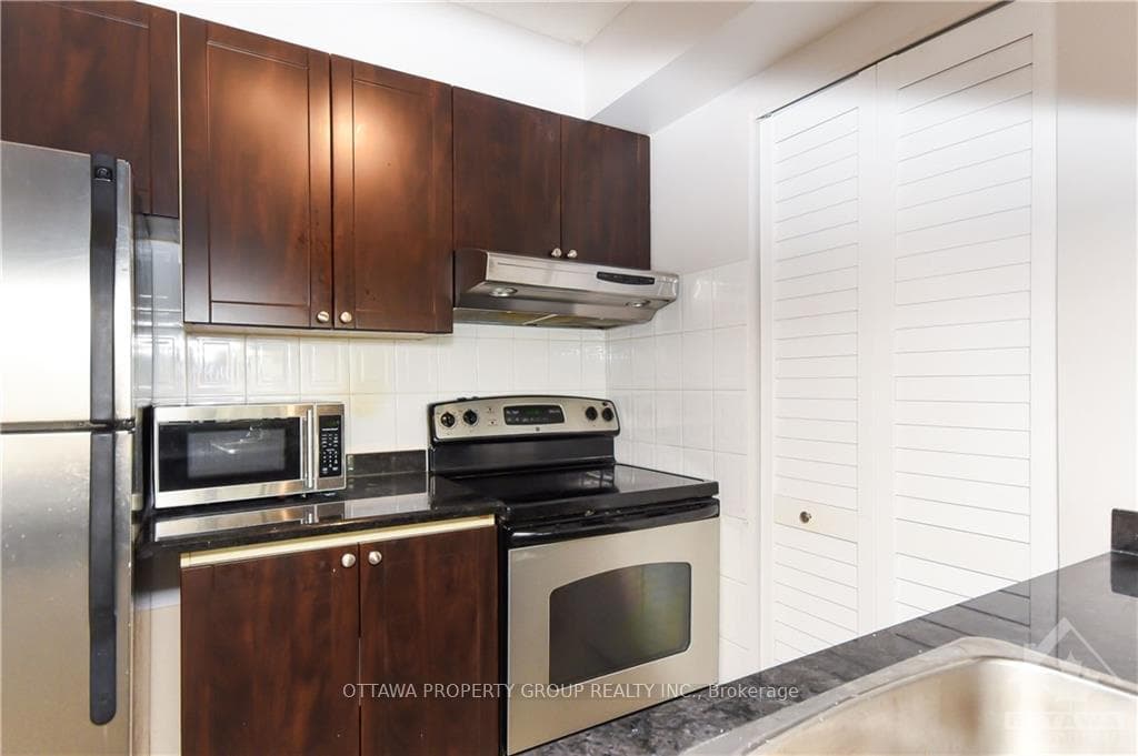 199 KENT Street photo 4