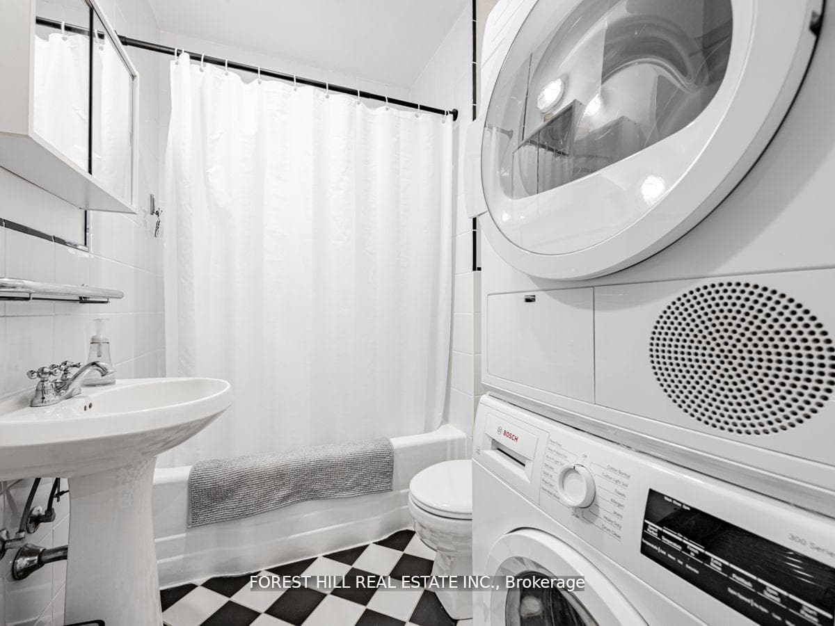 1840 Bathurst Street Unit 305 photo 17