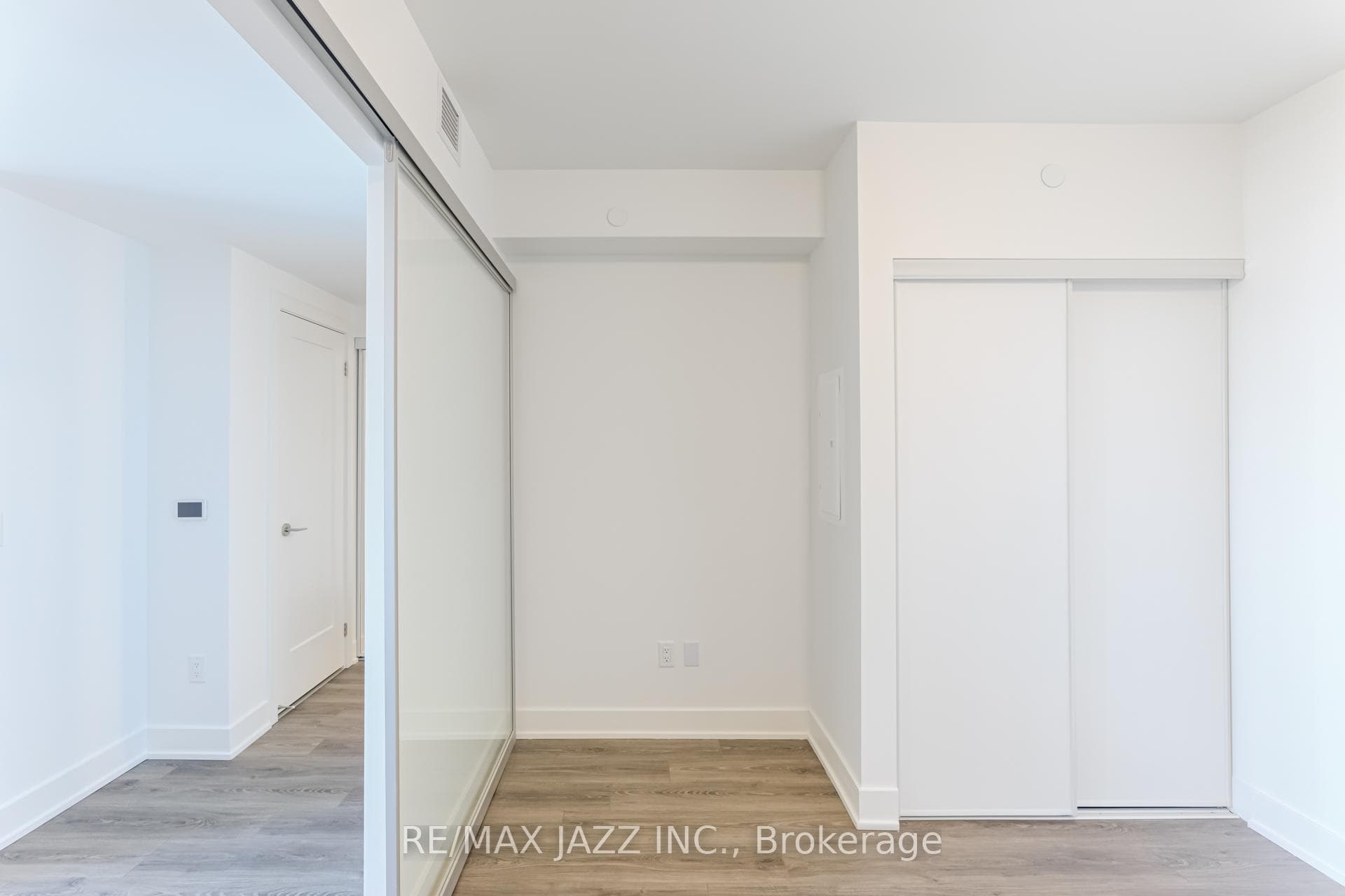 2545 Simcoe Street Unit 2102 photo 22