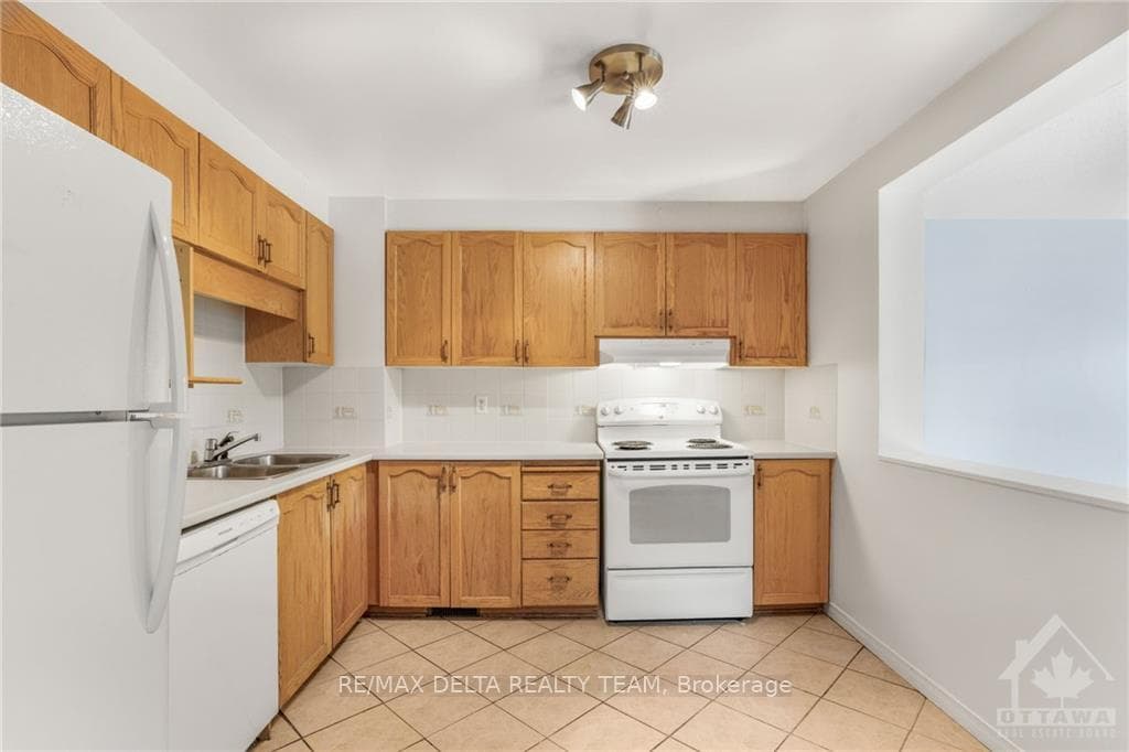 1799 SUMMERFIELDS Crescent photo 5