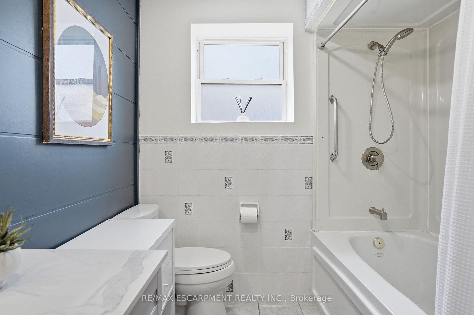 17 Tuxedo Avenue photo 23
