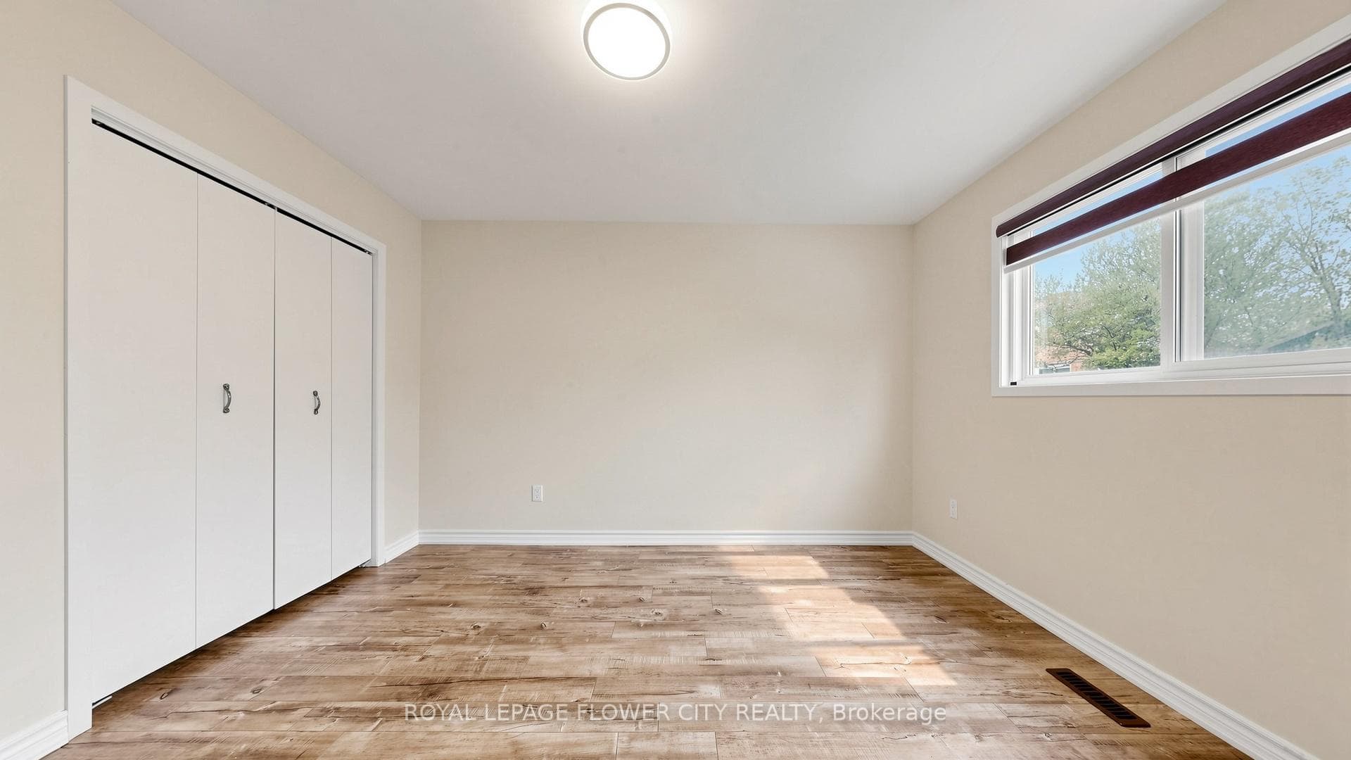 307 Royal Salisbury Way photo 31