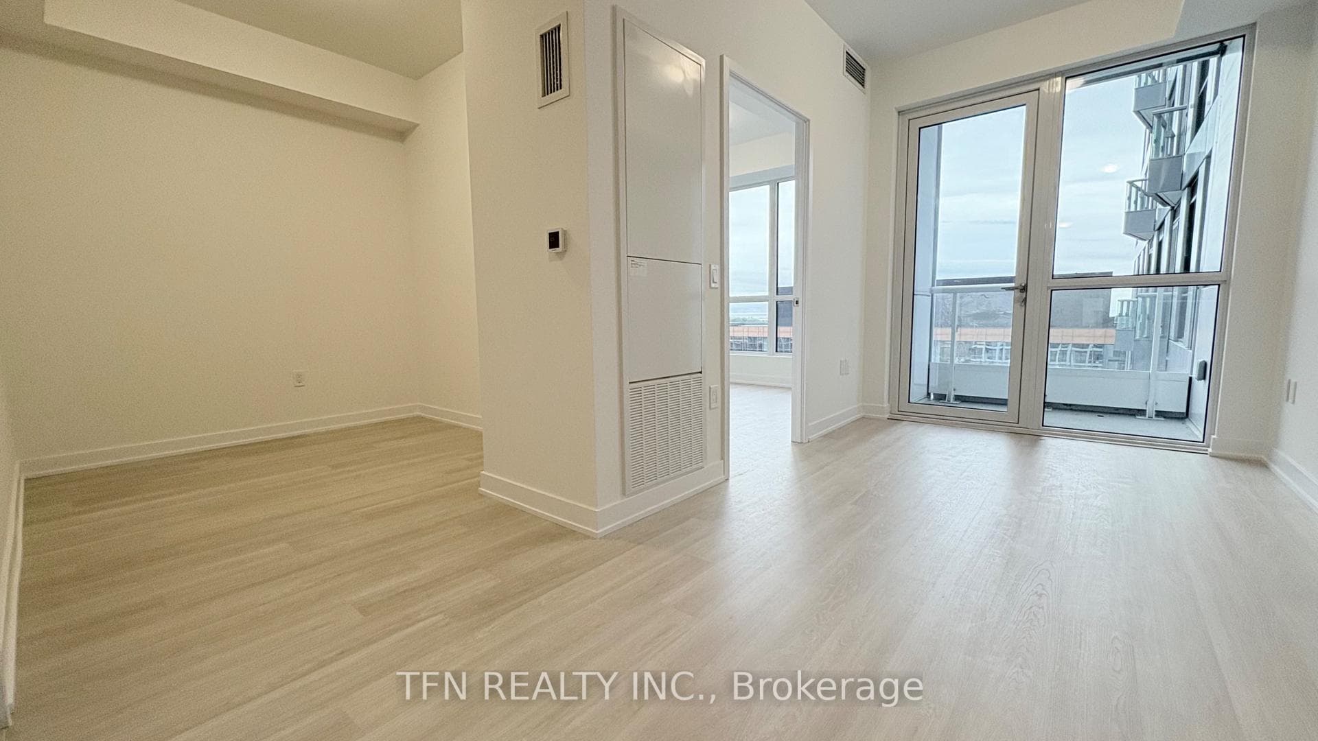 15 Richardson Street Unit 1609 photo 5
