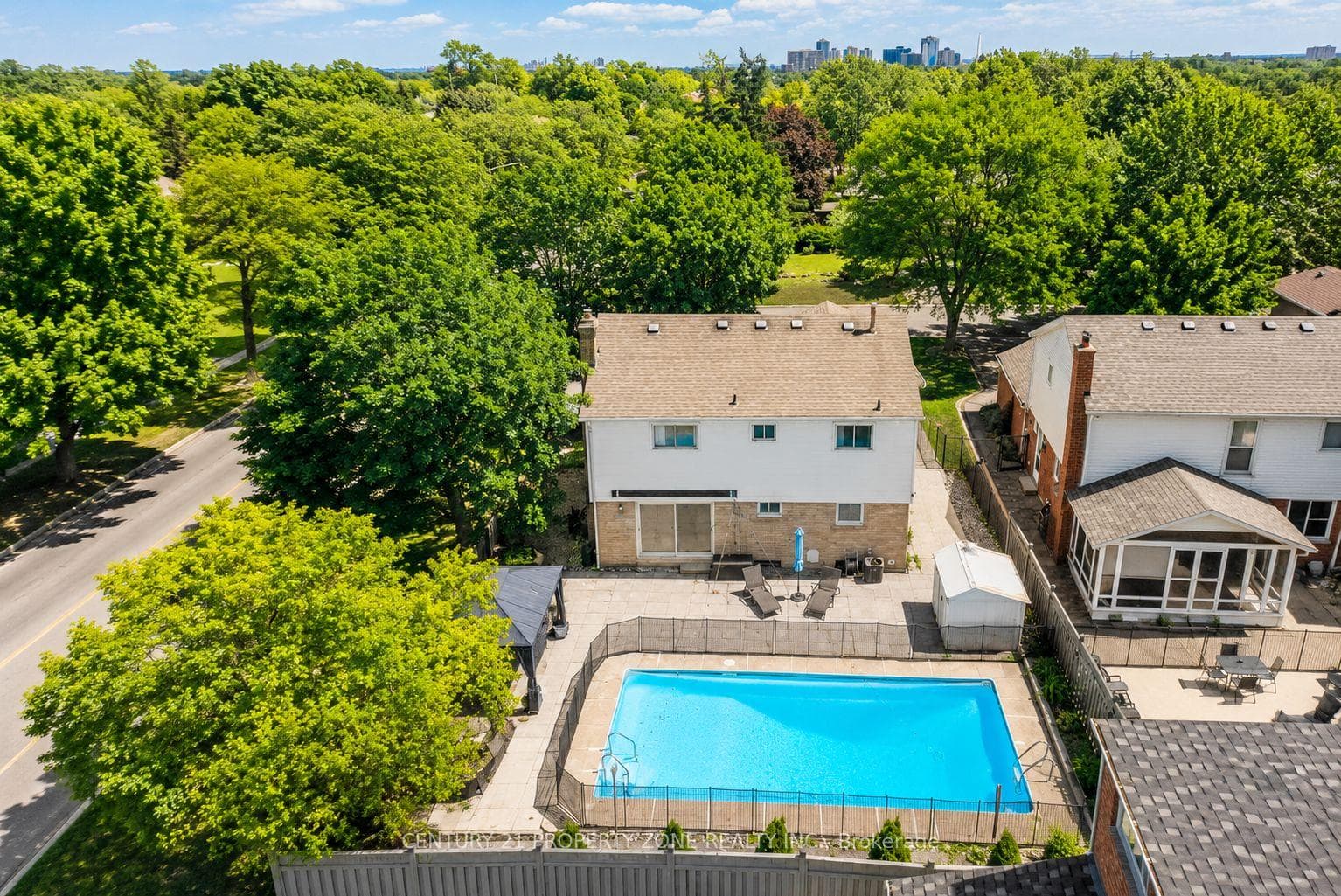 27 Madrid Crescent photo 36