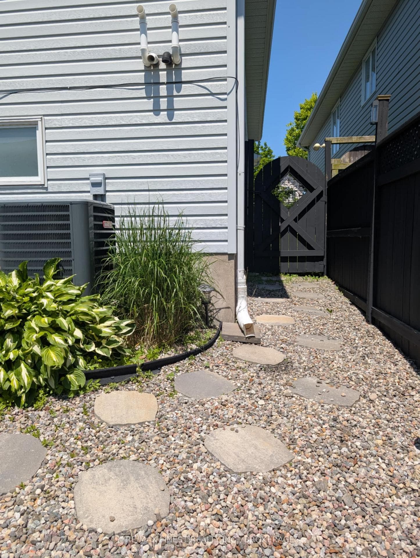 1001 Bluffwood Avenue photo 38