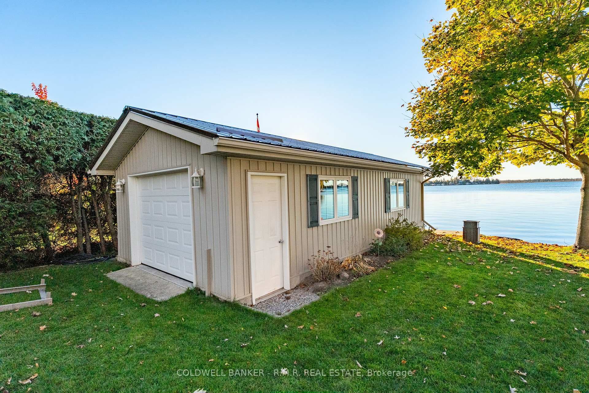 32 Iris Drive photo 4