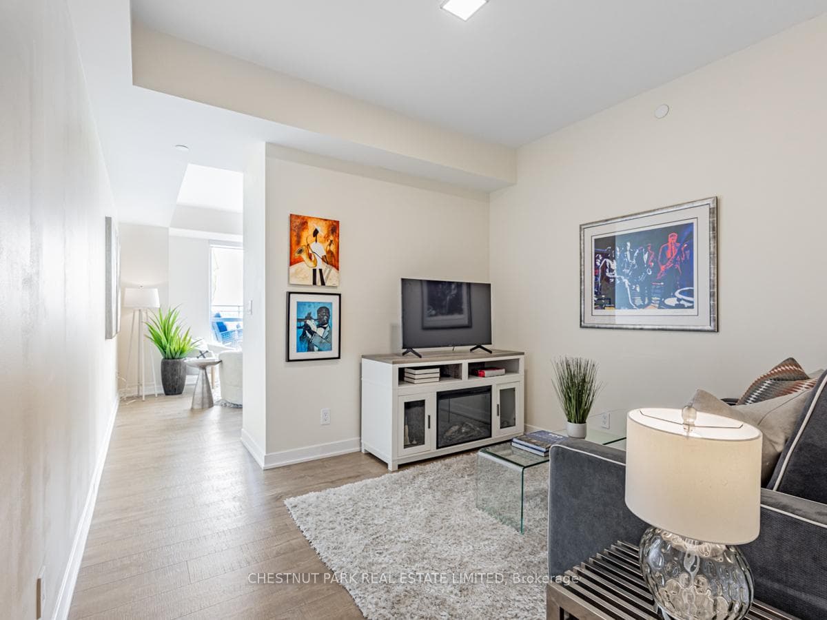 223 St. Clair Avenue Unit 802 photo 8