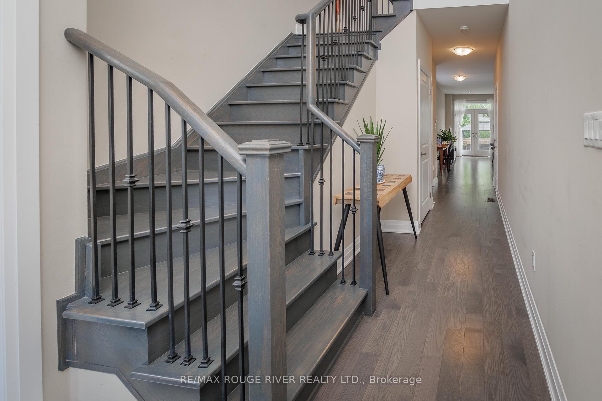 453 Mahogany Court photo 14