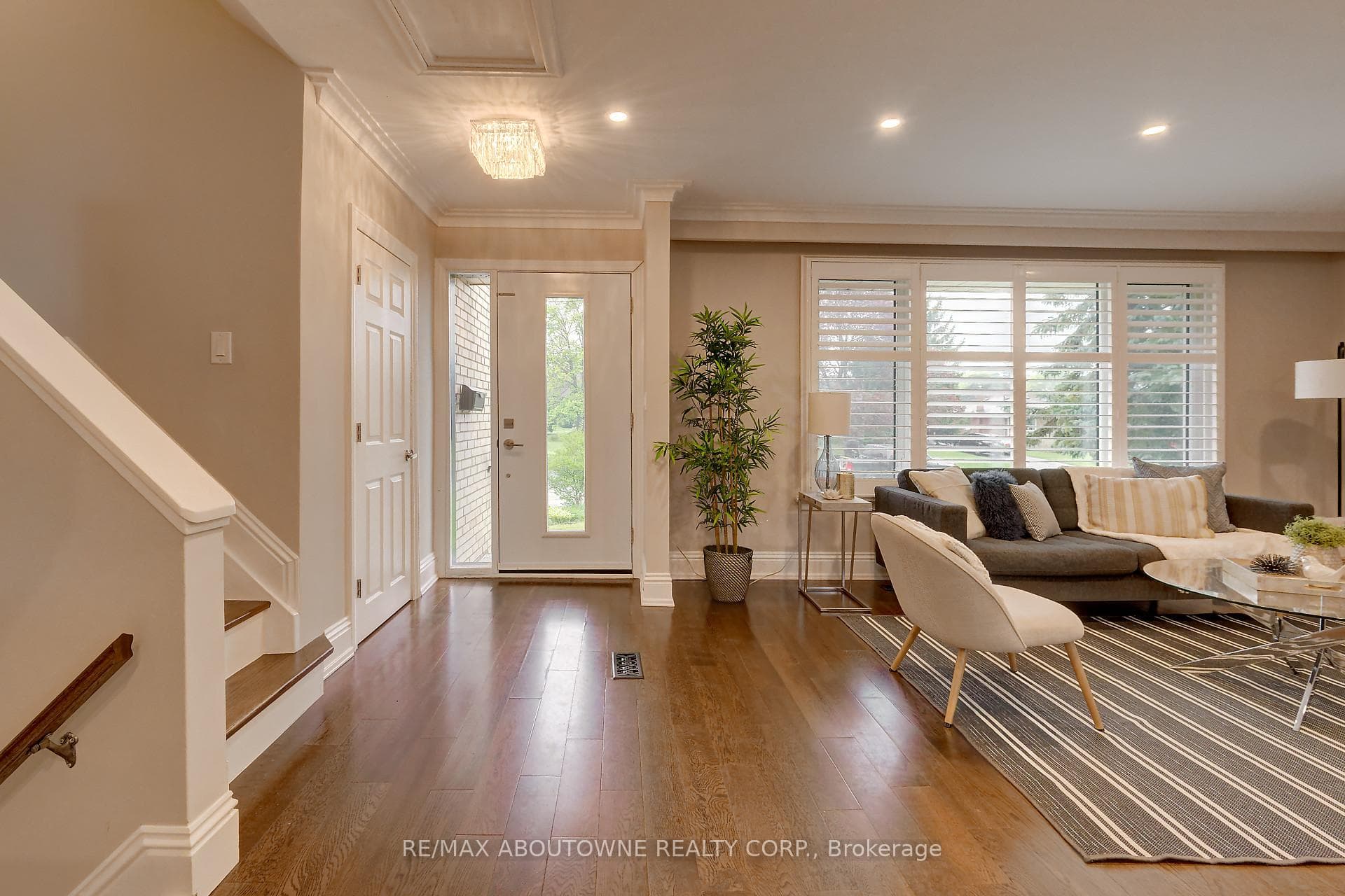 255 Wales Crescent photo 11