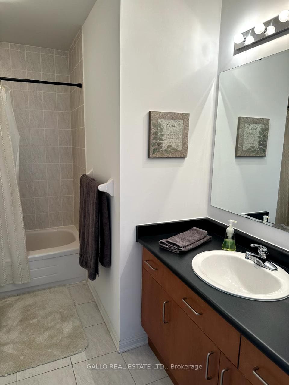 2nd floor bath