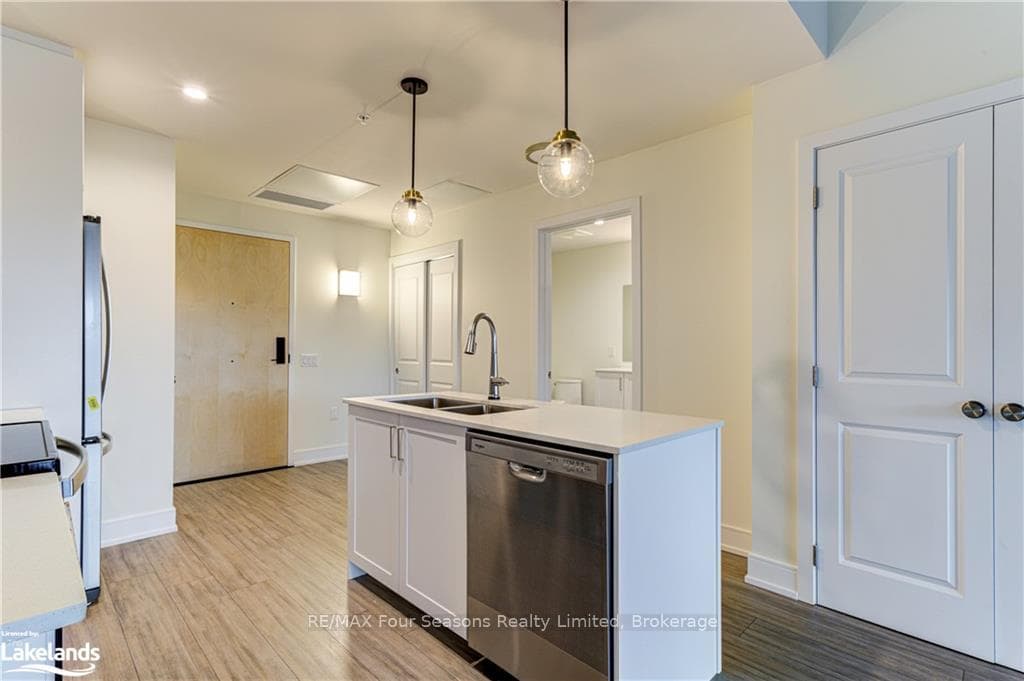 121 MARY Street Unit 401 photo 24