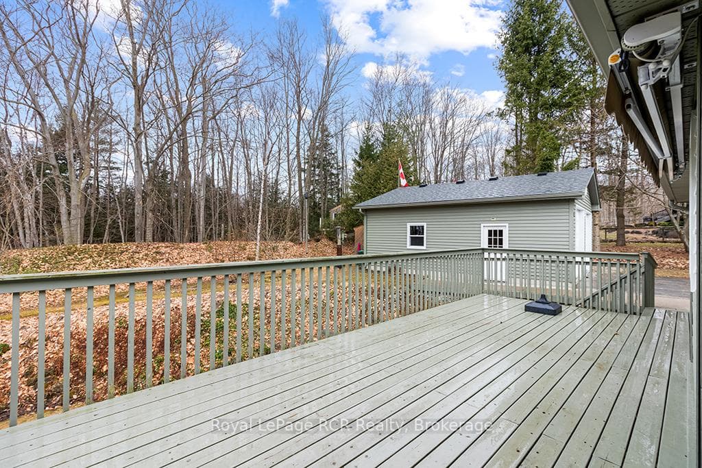 107 MAPLE RIDGE Crescent photo 38