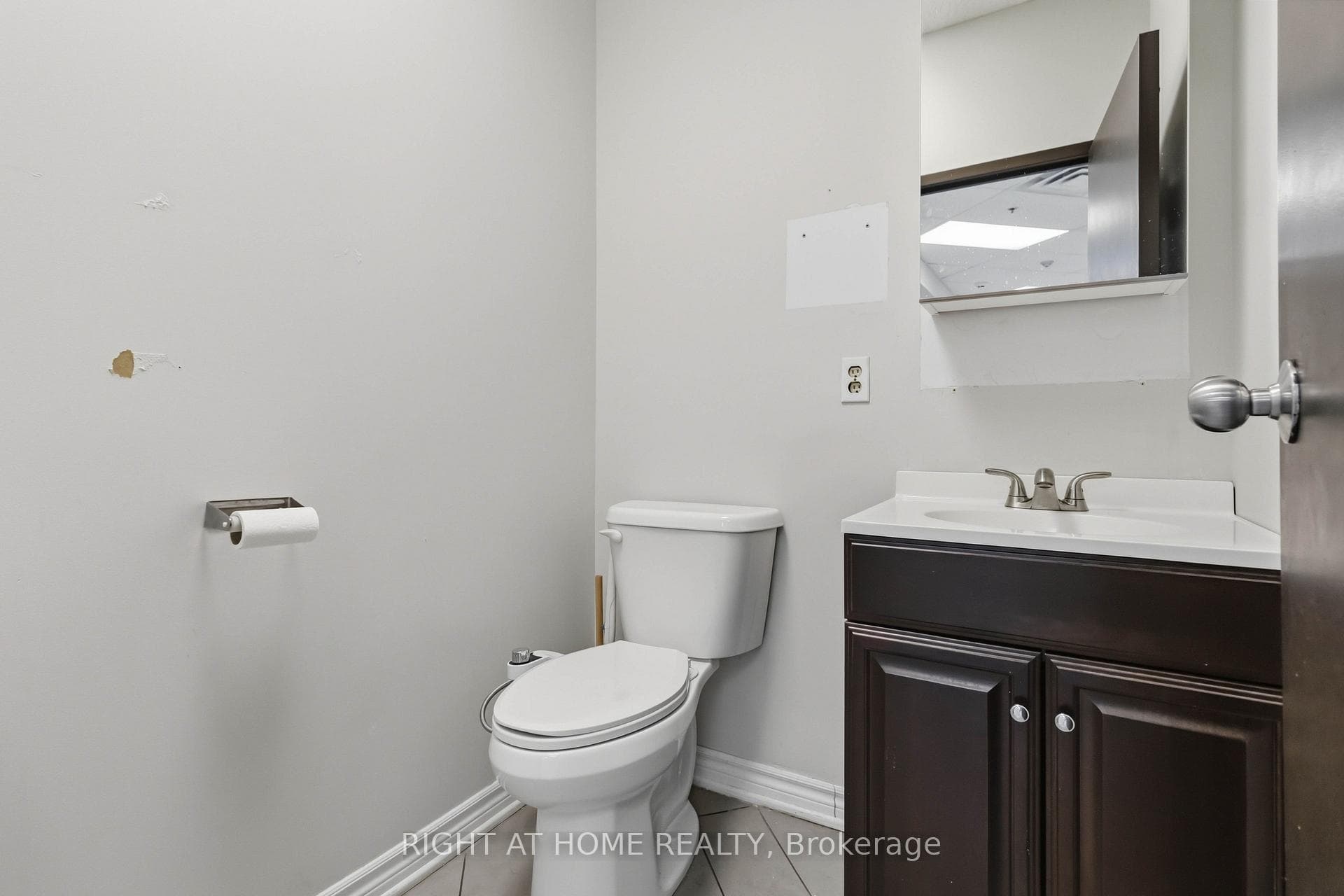 2800 Skymark Avenue Unit 32 photo 27