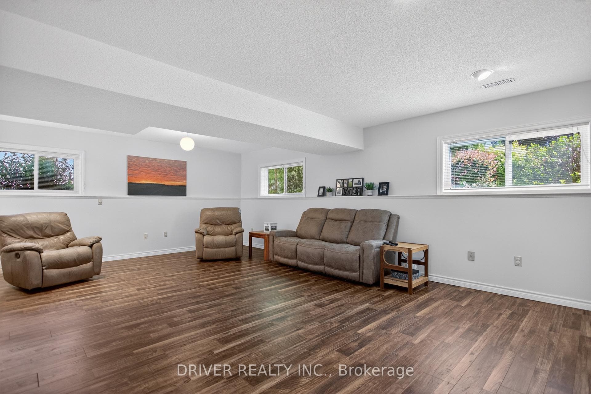 ~Family Room alt View~