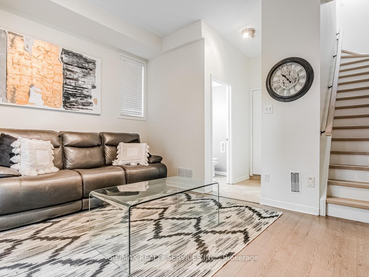 435 English Rose Lane Unit 17 photo 6