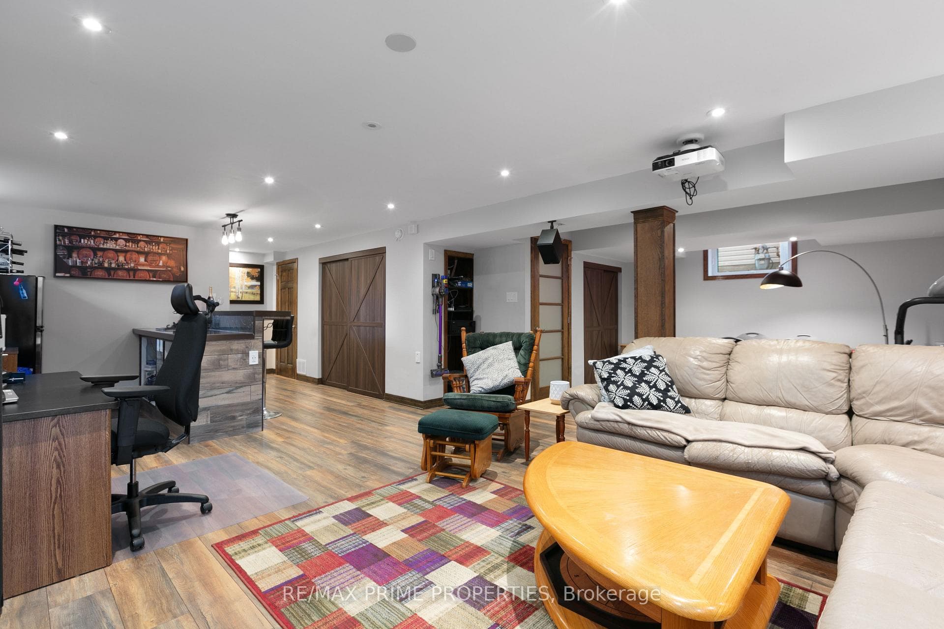 1545 Senateurs Way photo 35