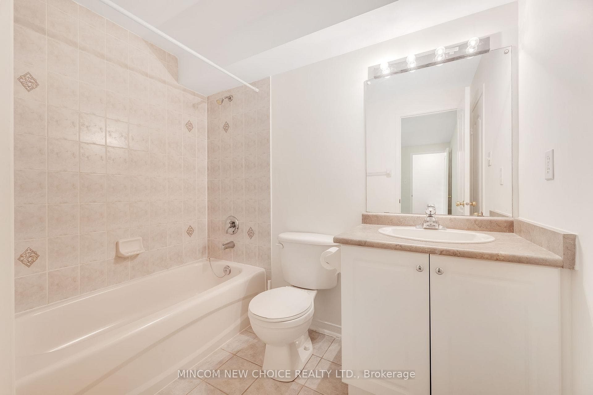 328 Mapleview Court photo 23