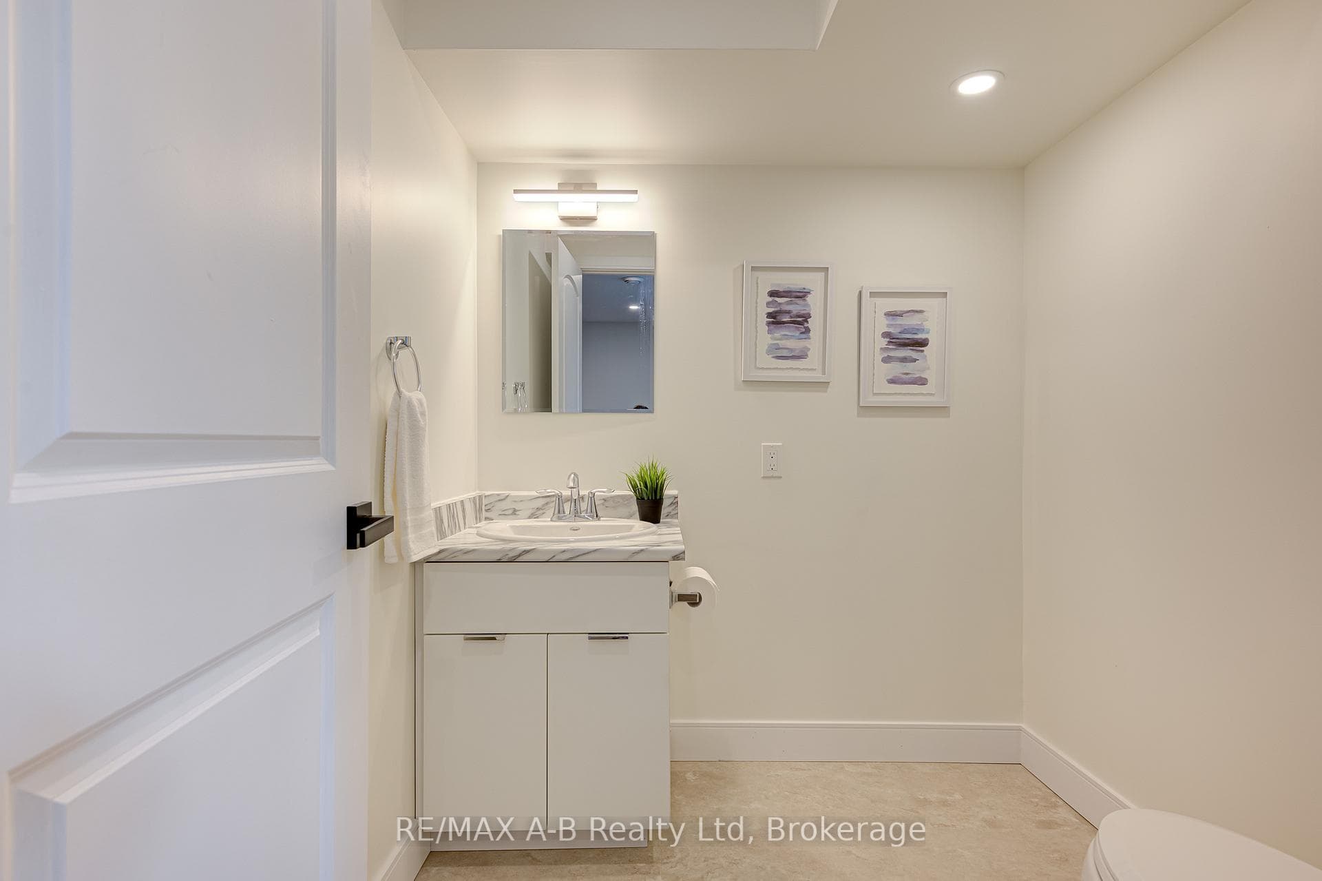 261 Albert Street photo 45
