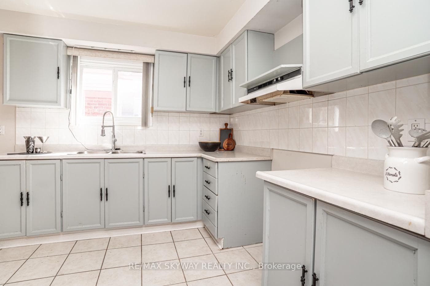 15 Cresswell Drive photo 9