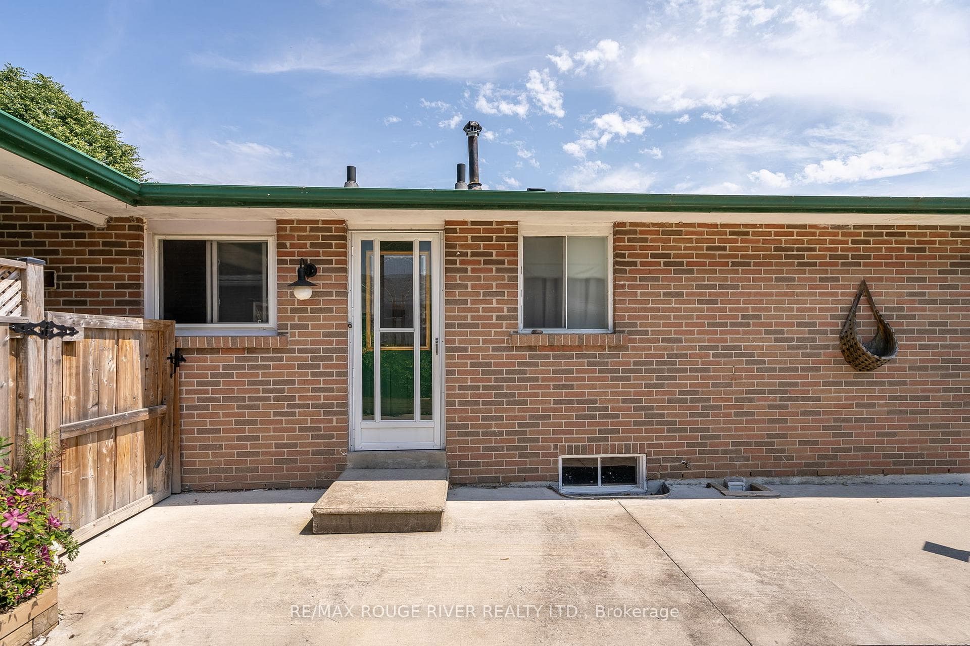 25 Lewin Crescent photo 10