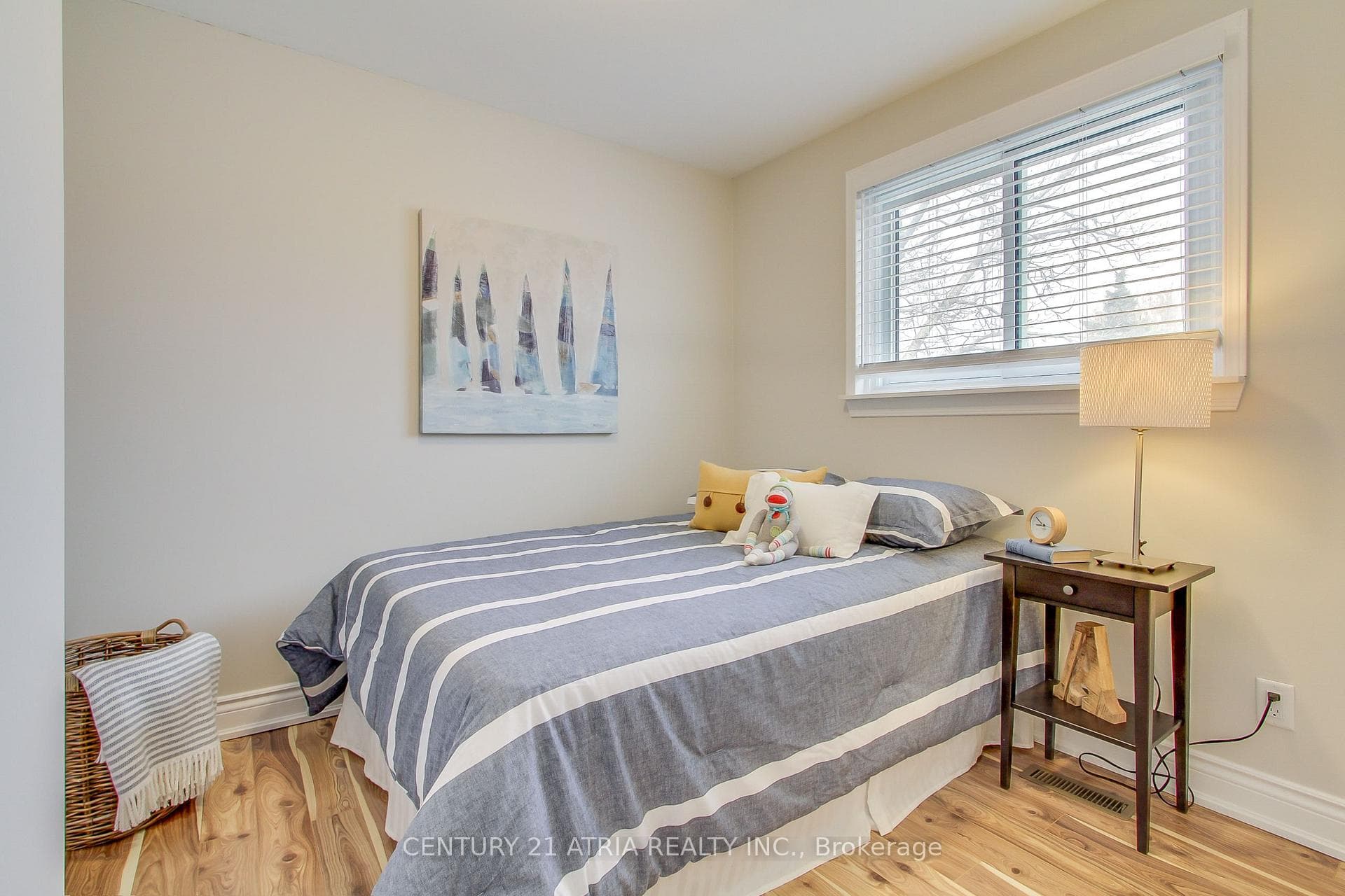 672 Elgin Street photo 21